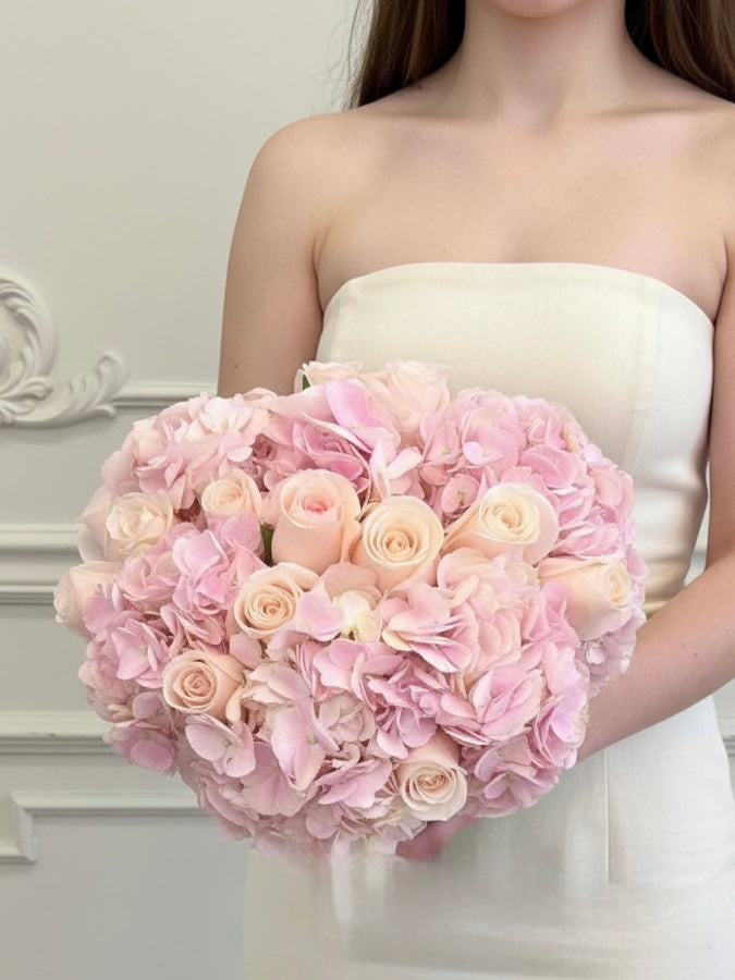 FLOWERS BOUQUET WITH HYDRANGEAS “DELIV”