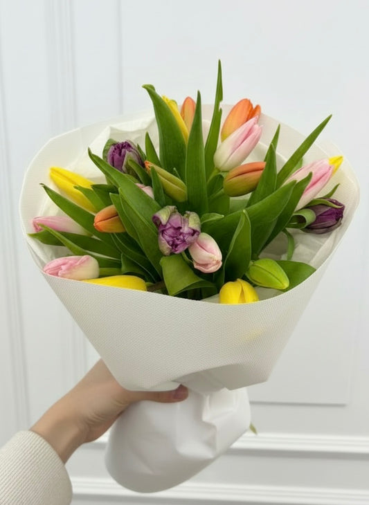 FLOWERS BOUQUET WITH 21 MIX TULIPS