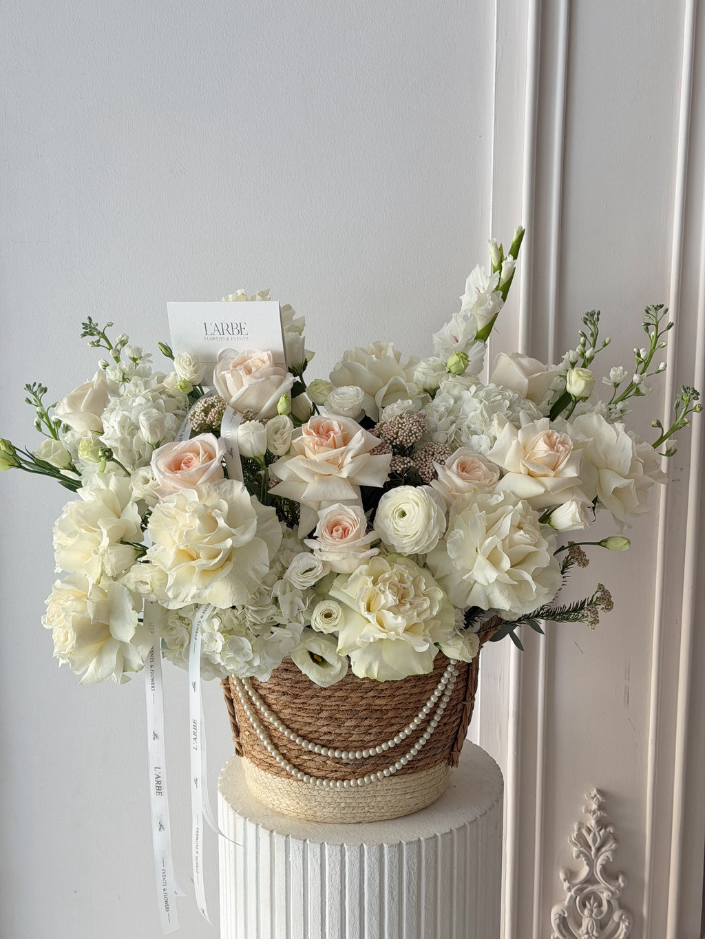 FLOWERS BASKET WITH PEARLS “ELODIE”