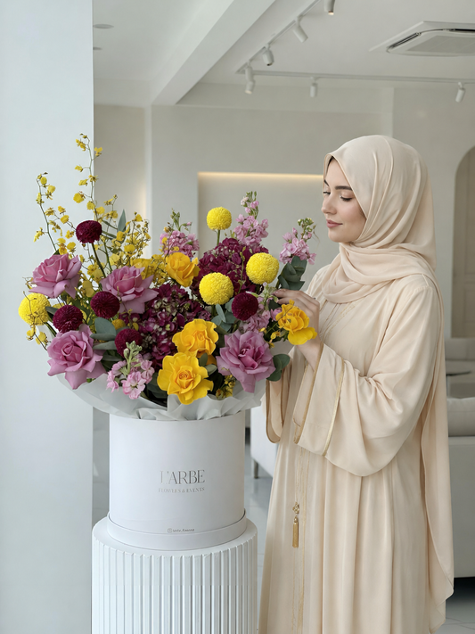 BRIGHT FLOWERS BOX WITH HYDRANGEAS AND ROSES “SAFFRON”
