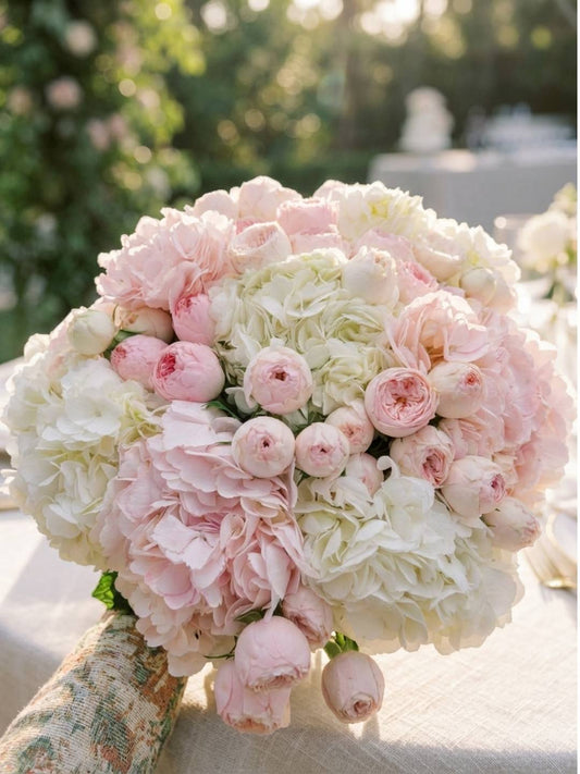 HYDRANGEAS WITH ROSES