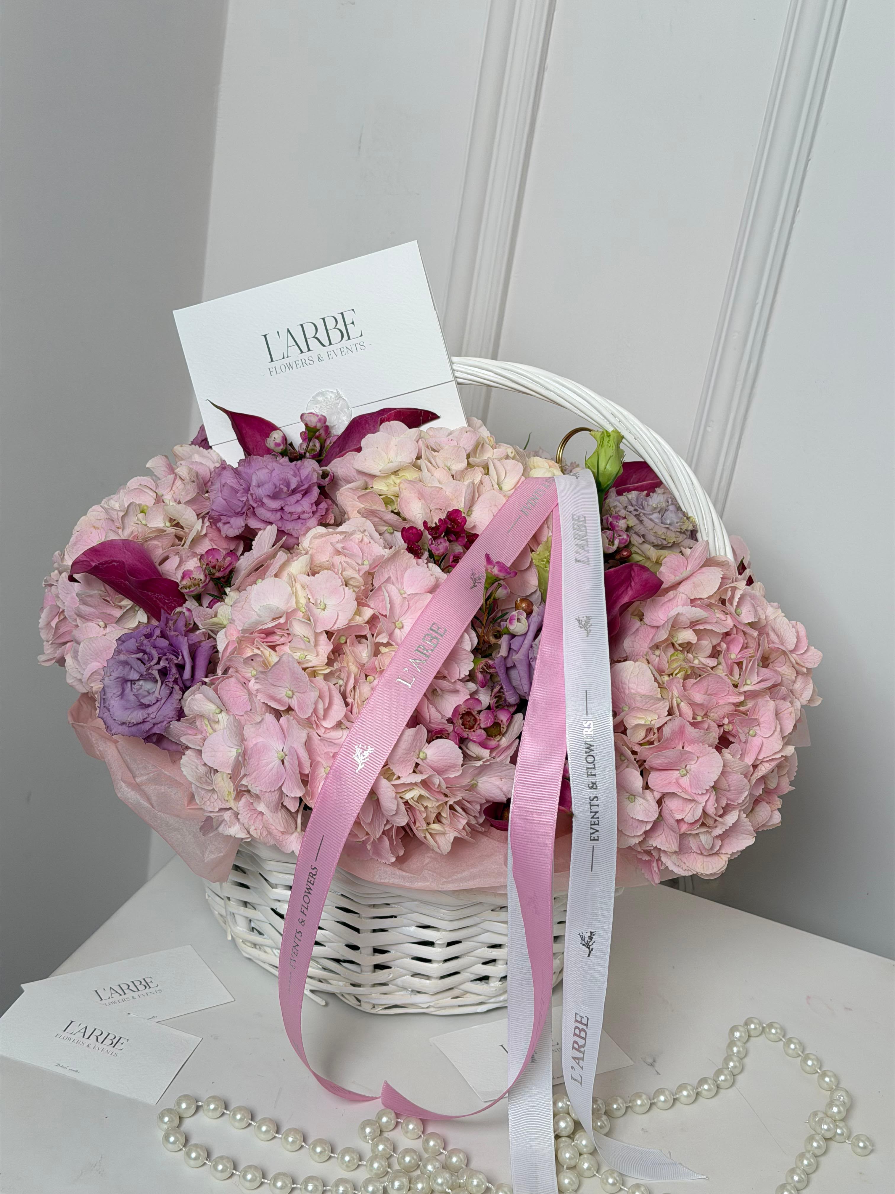 BASKET FLOWERS WITH HYDRANGEAS “VELVET”