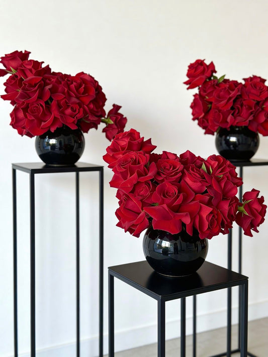 FLOWERS CENTERPIECE WITH RED ROSES IN VASE-1 pcs