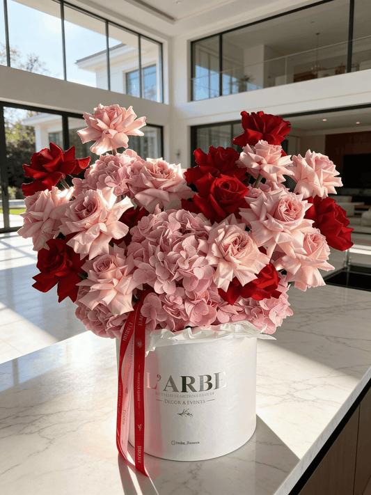 VALENTINE’S FLOWERS BOX WITH HYDRANGEAS AND ROSES V101 “Zefir”