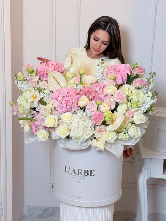 WHITE FLOWERS BOX WITH  HYDRANGEAS AND MATTHIOLA “FAIRYTALE BOX” BIG