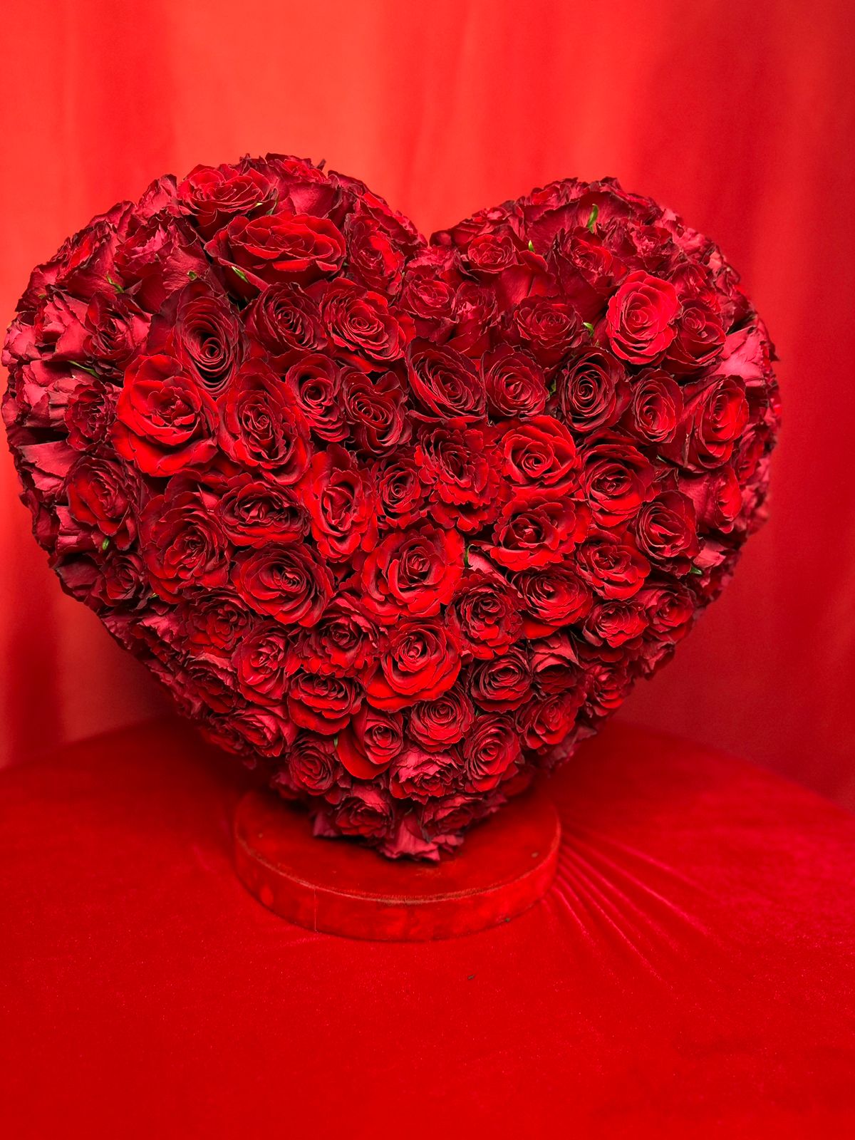 Valentine’s Real Heart from 271 roses. From all sides