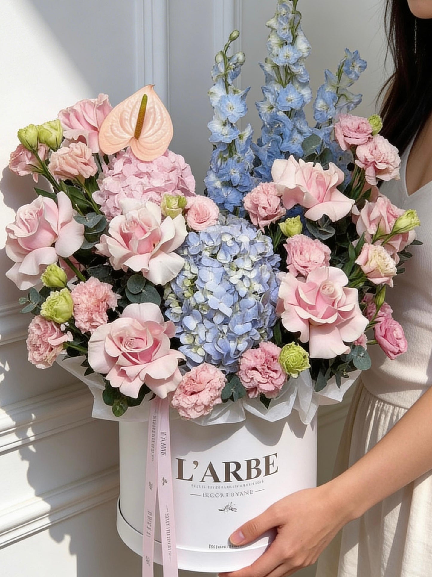 FLOWERS WHITE BOX WITH ROSES AND HYDRANGEAS FRIDGE-6