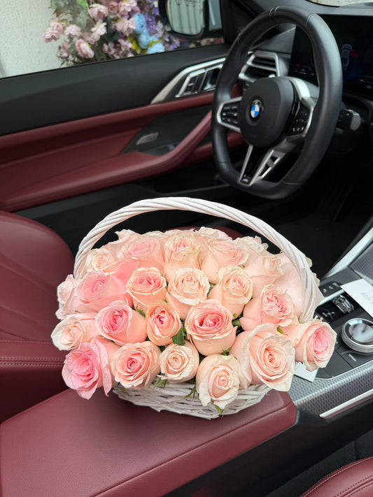 FLOWERS BASKET WITH CANDY ROSES 33 PCS