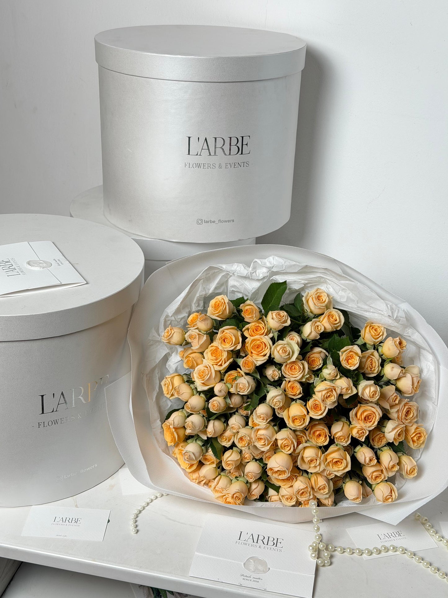 FLOWERS BOUQUET WITH 25 KUST ROSES LIGHT PEACH