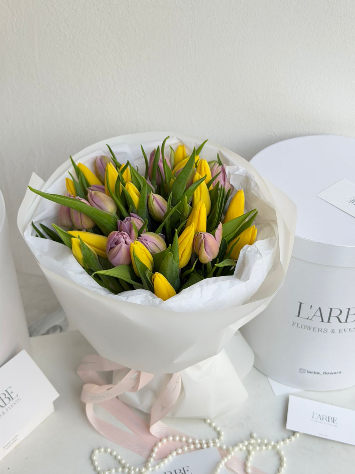 FLOWERS BOUQUET WITH YELLOW AND PURPLE TULIPS 35 PCS