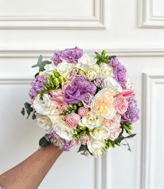 BRIDAL BOUQUET LILAC SHADES