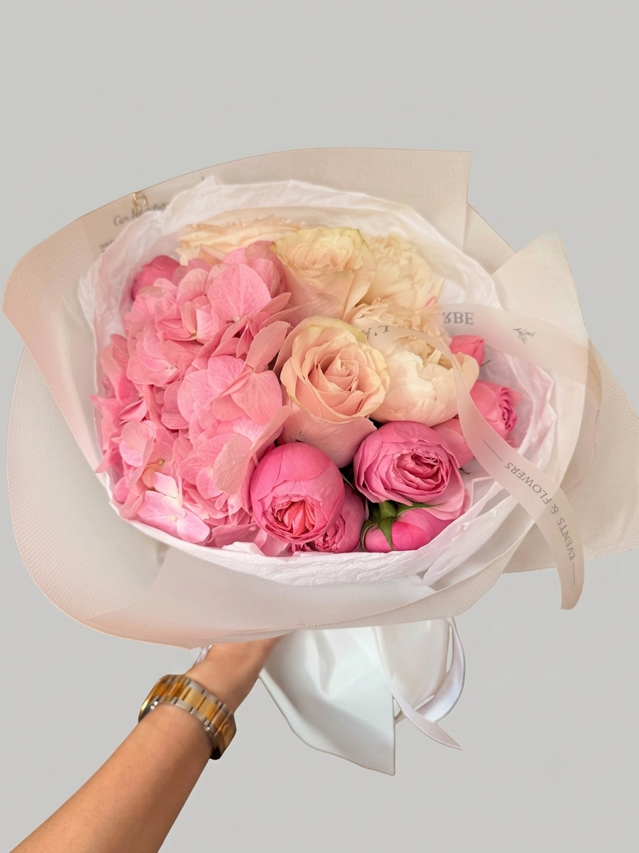 FLOWERS MIX BOUQUET WITH HYDRANGEA