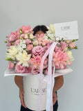 FLOWERS MIX IN BOX WITH ROSES