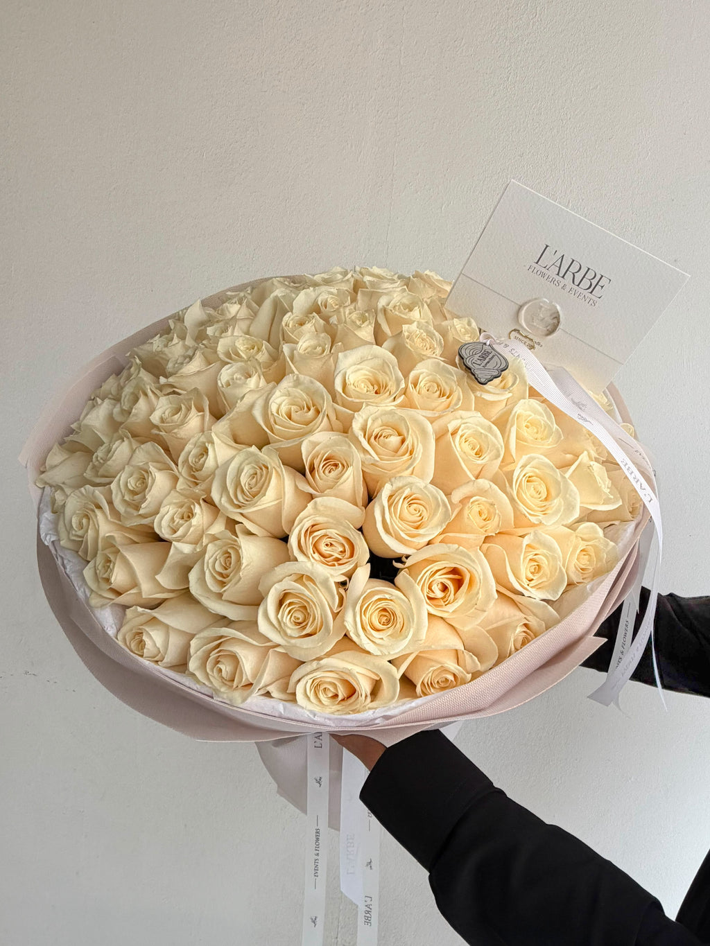 FLOWERS BOUQUET WITH ROSES 85 PCS VENDELLA