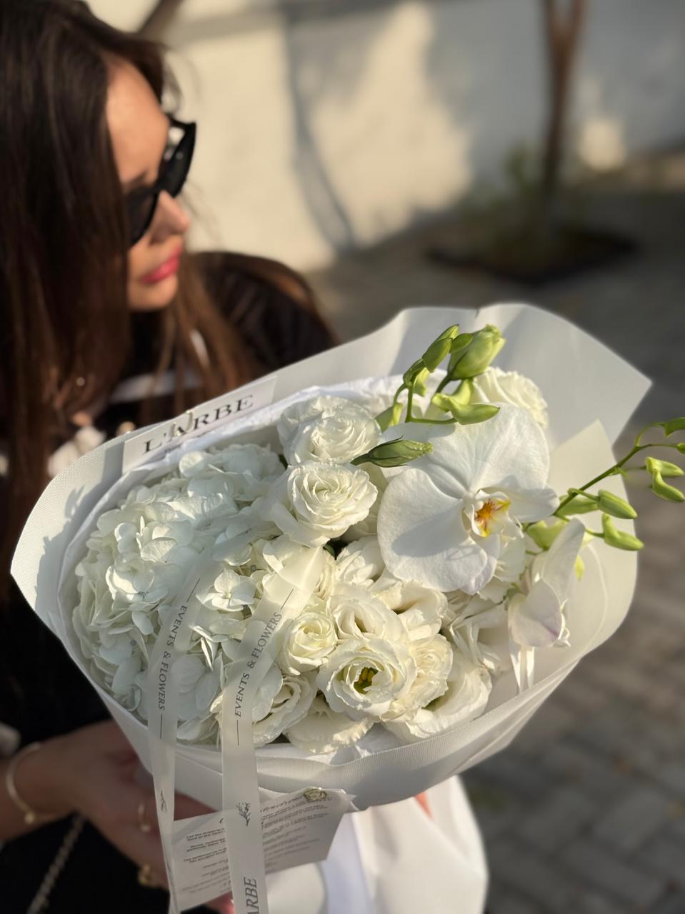WHITE MIX BOUQUET “LINGER”
