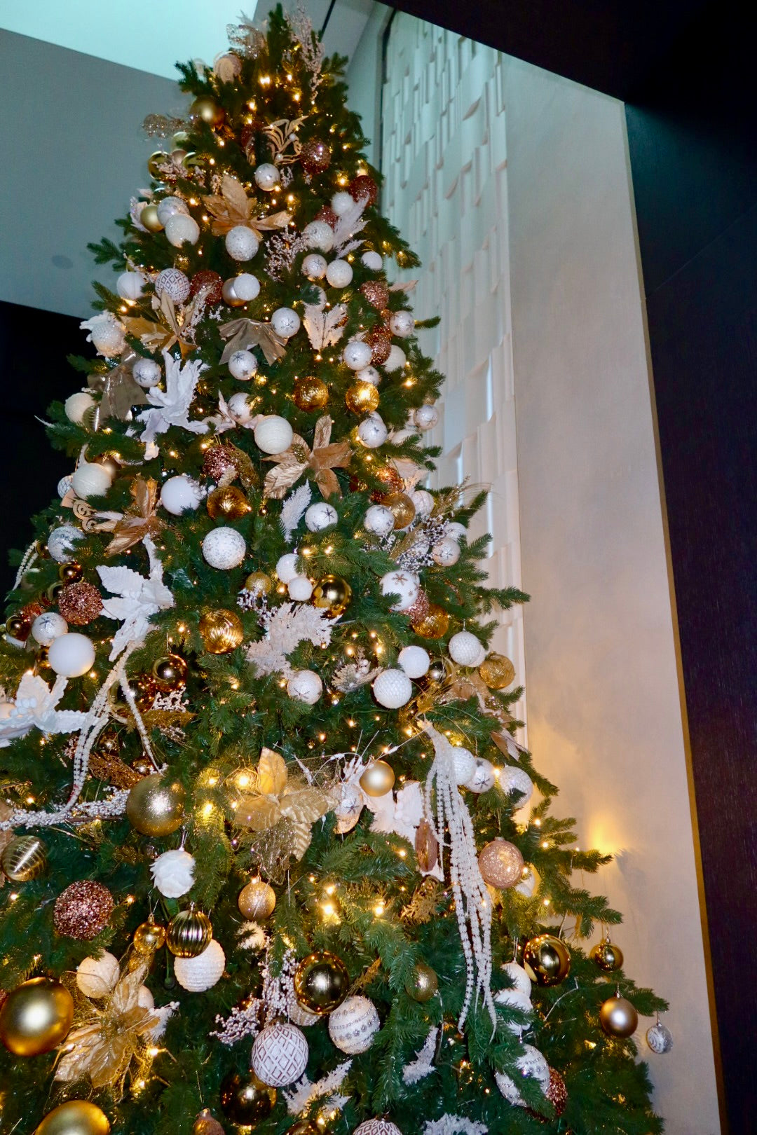 Gold, White & Champagne Luxury Premium Green Christmas Tree 4.5 m / 14.8 ft
