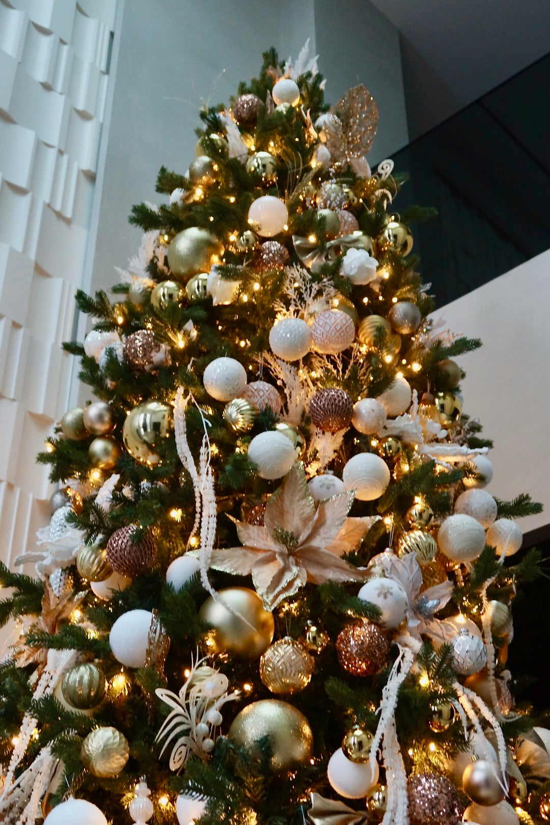 Gold, White & Champagne Luxury Premium Green Christmas Tree 4.5 m / 14.8 ft