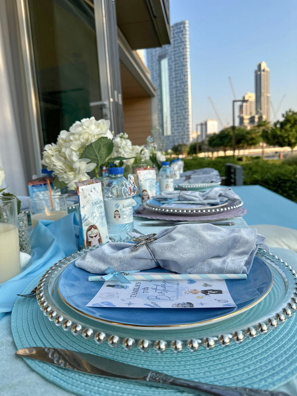 TABLE DECOR FOR 8 CHILDREN (rent)