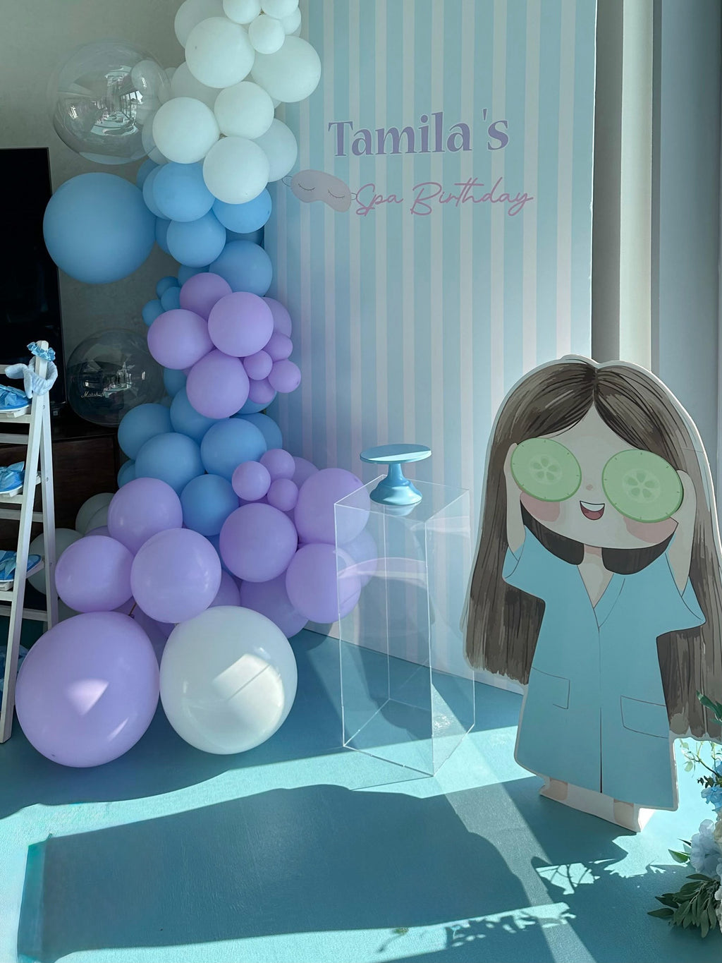 Spa kids birthday backdrop (photo zone) with balloons - ligth blue, purple, lavender, clear, white,bubbles (rent)
