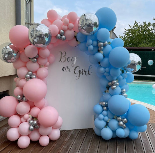 White stand with balloons(Decor rent)