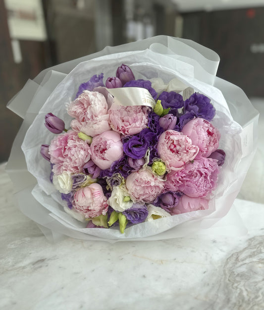 Mix peonies with eustoma “Luxor”