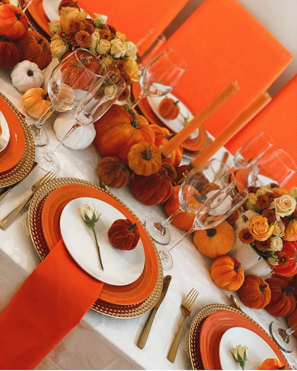 Halloween table arrangement (decor rent)