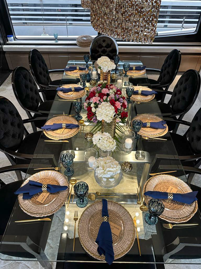 Decorating table for 10 people (Decor rent)