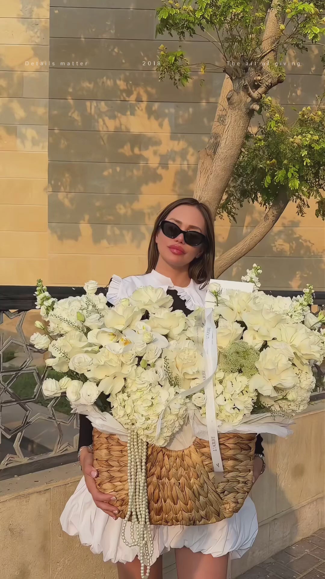 FLOWERS BASKET WITH HYDRANGEA MATHIOLA ROSES*