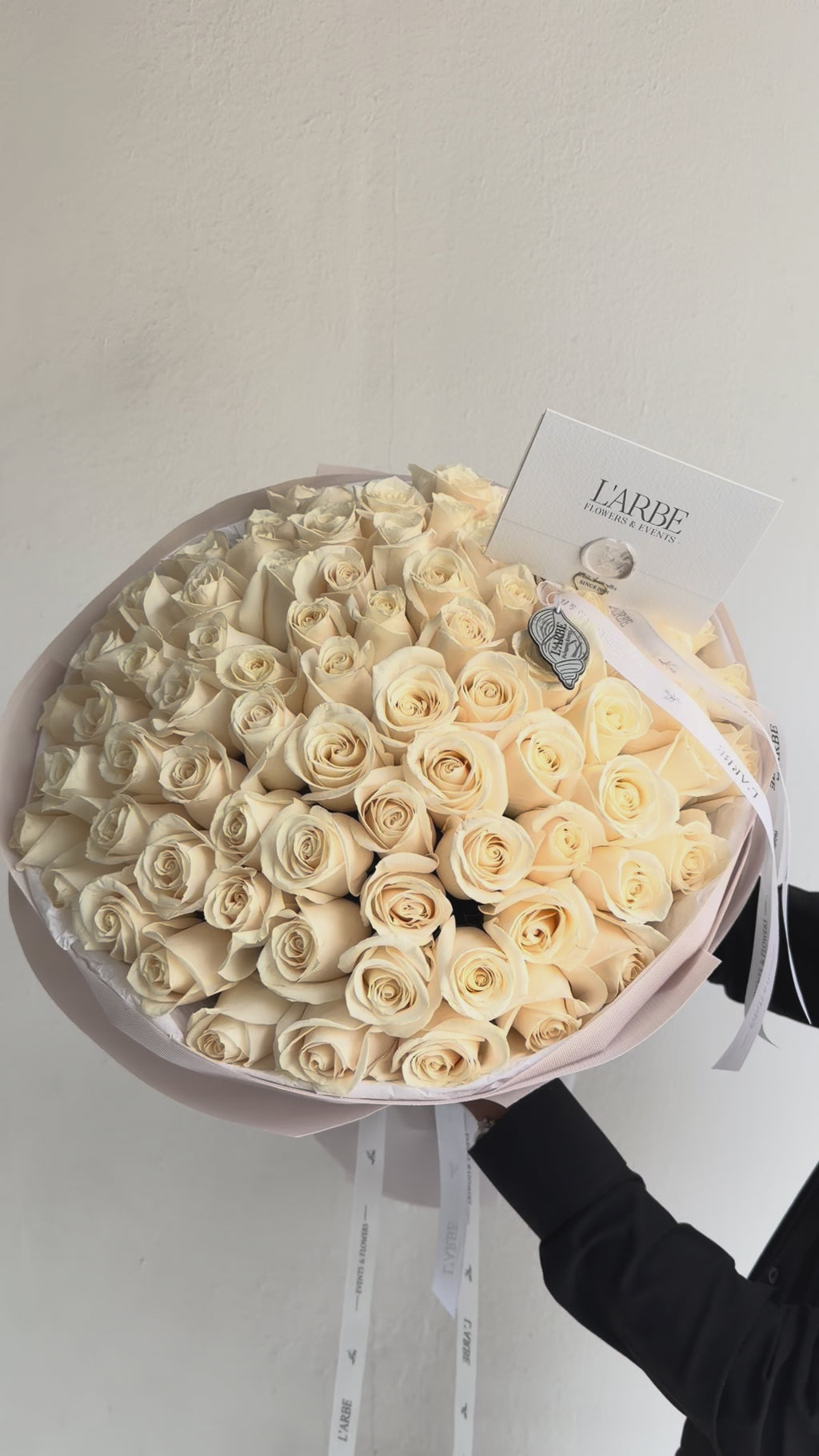 FLOWERS BOUQUET WITH ROSES 85 PCS VENDELLA