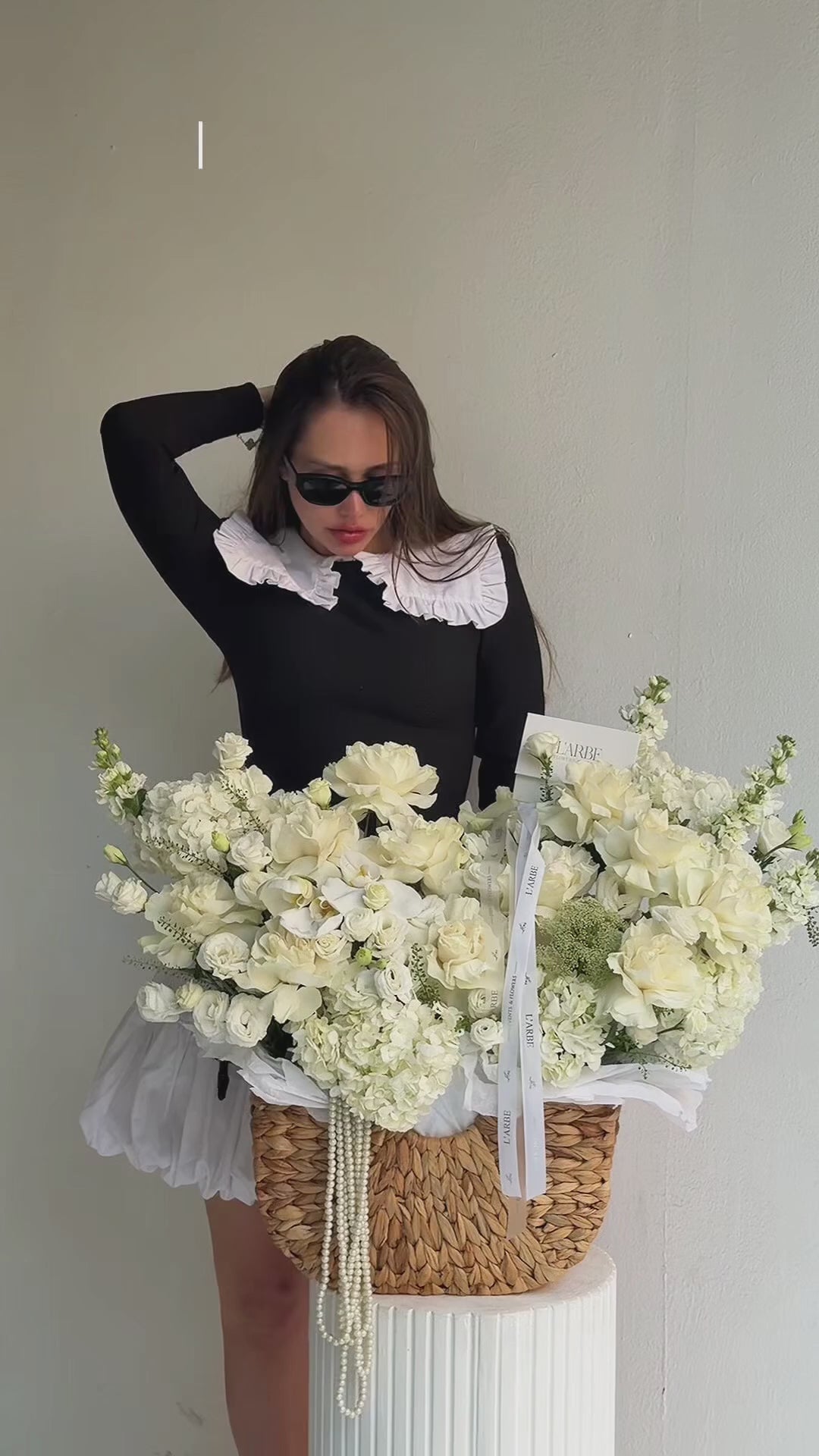 FLOWERS BASKET WITH HYDRANGEA MATHIOLA ROSES*