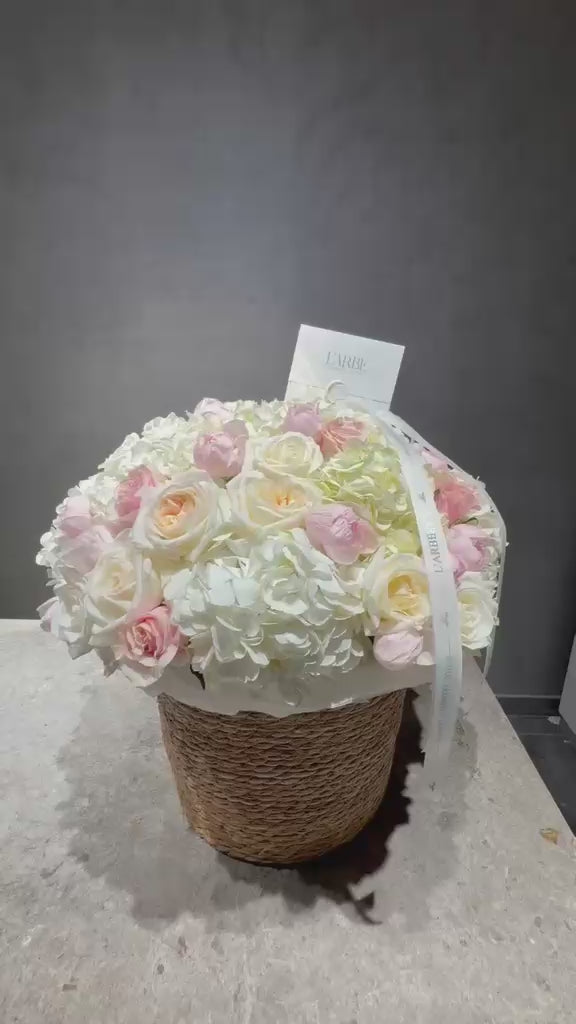 BEAUTIFUL FLOWERS BASKET WITH HYDRANGEAS