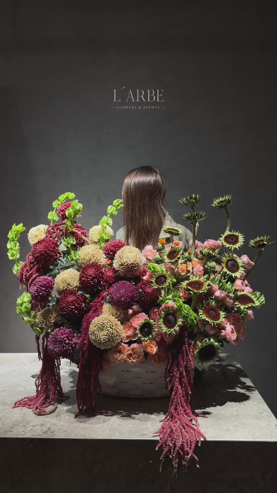 FLOWERS BASKET WITH SUNFLOWER CHRYSANTHEMUM “AMBER DREAM”