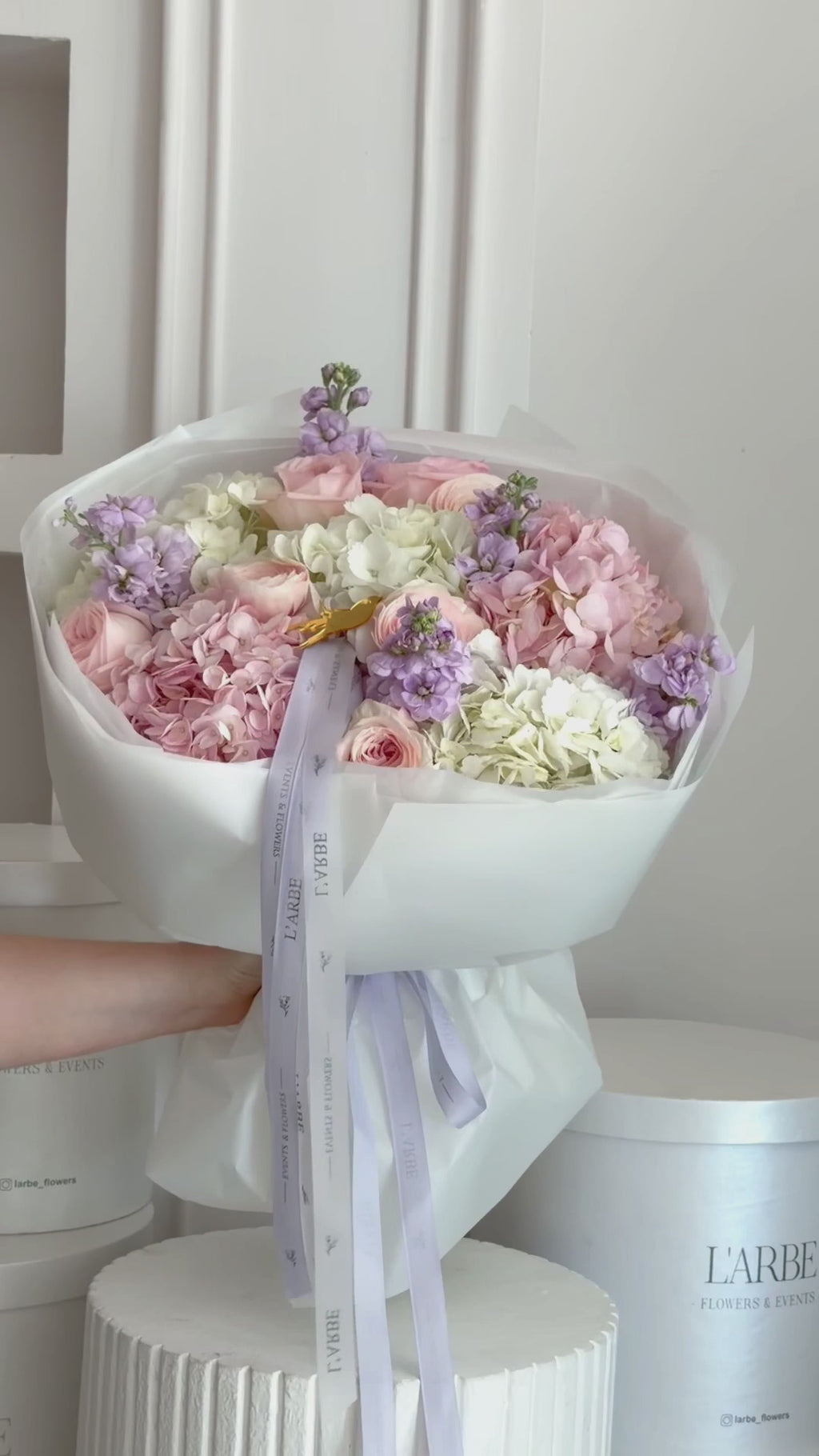 FLOWERS BOUQUET WITH HYDRANGEAS “BREEZE”