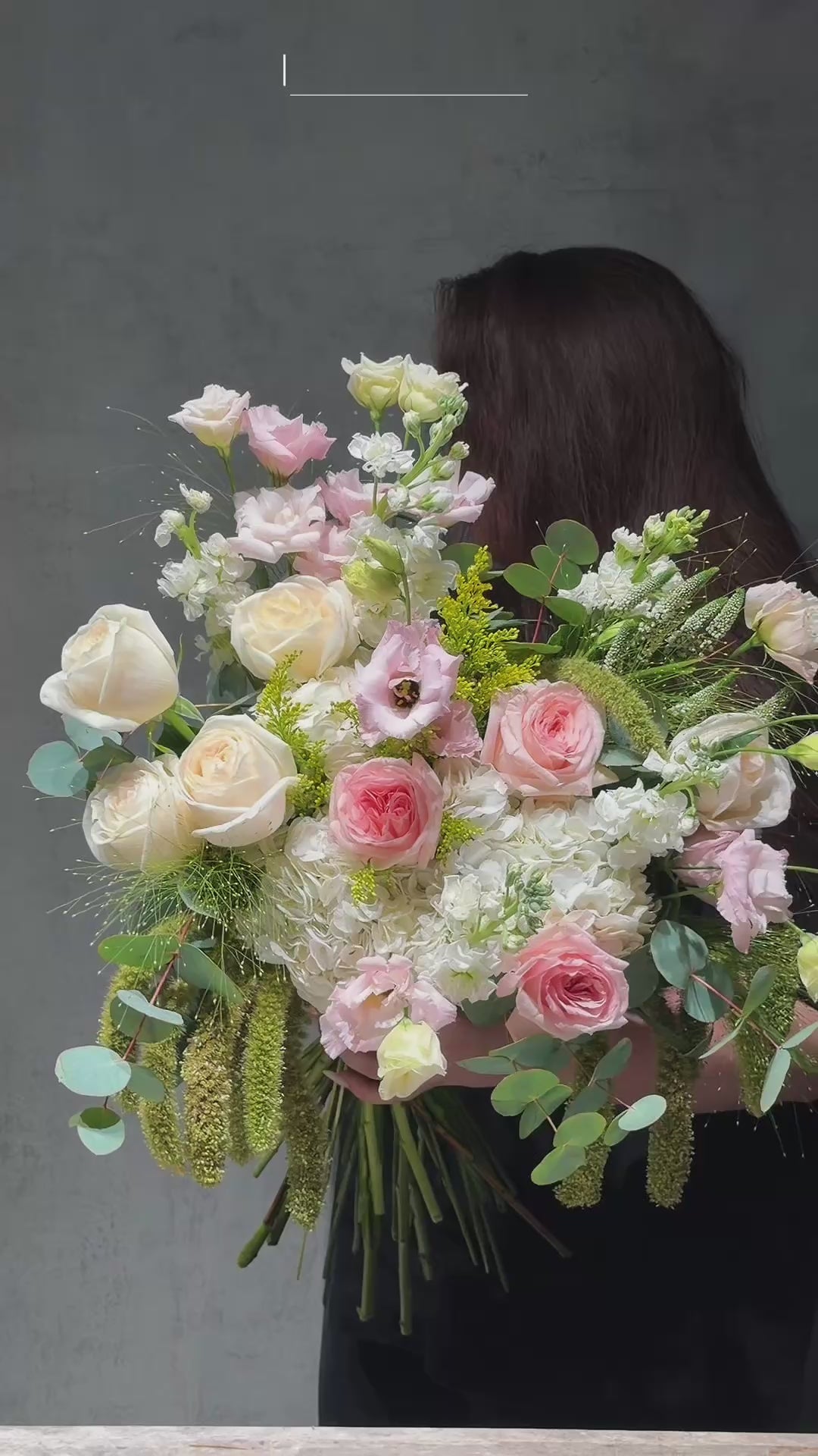 FLOWERS PINK AND GREEN BOUQUET “LEONIE”