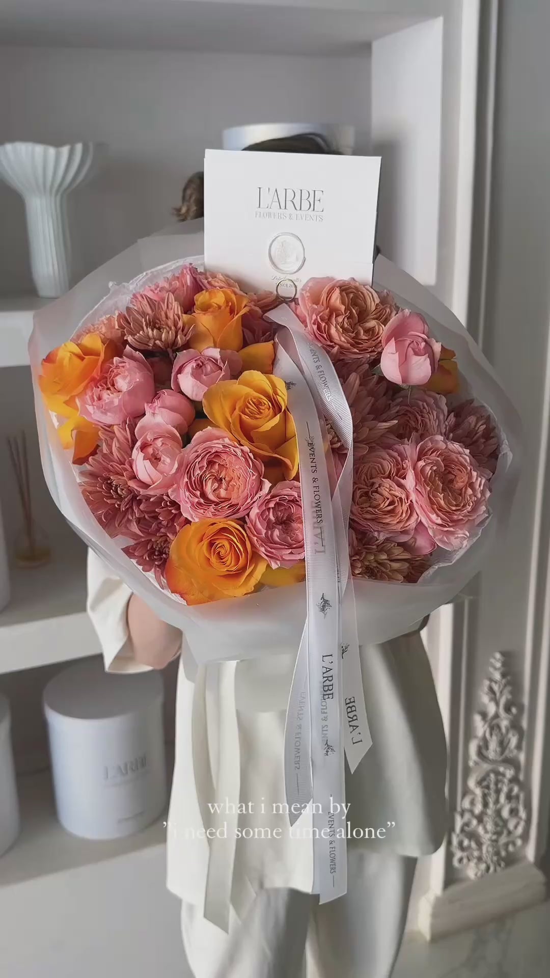 ORANGE PEACH BOUQUET WITH BOMBASTIC ROSES, FRENCH ROSES AND CHRYSANTHEMUMS
“Love letter”