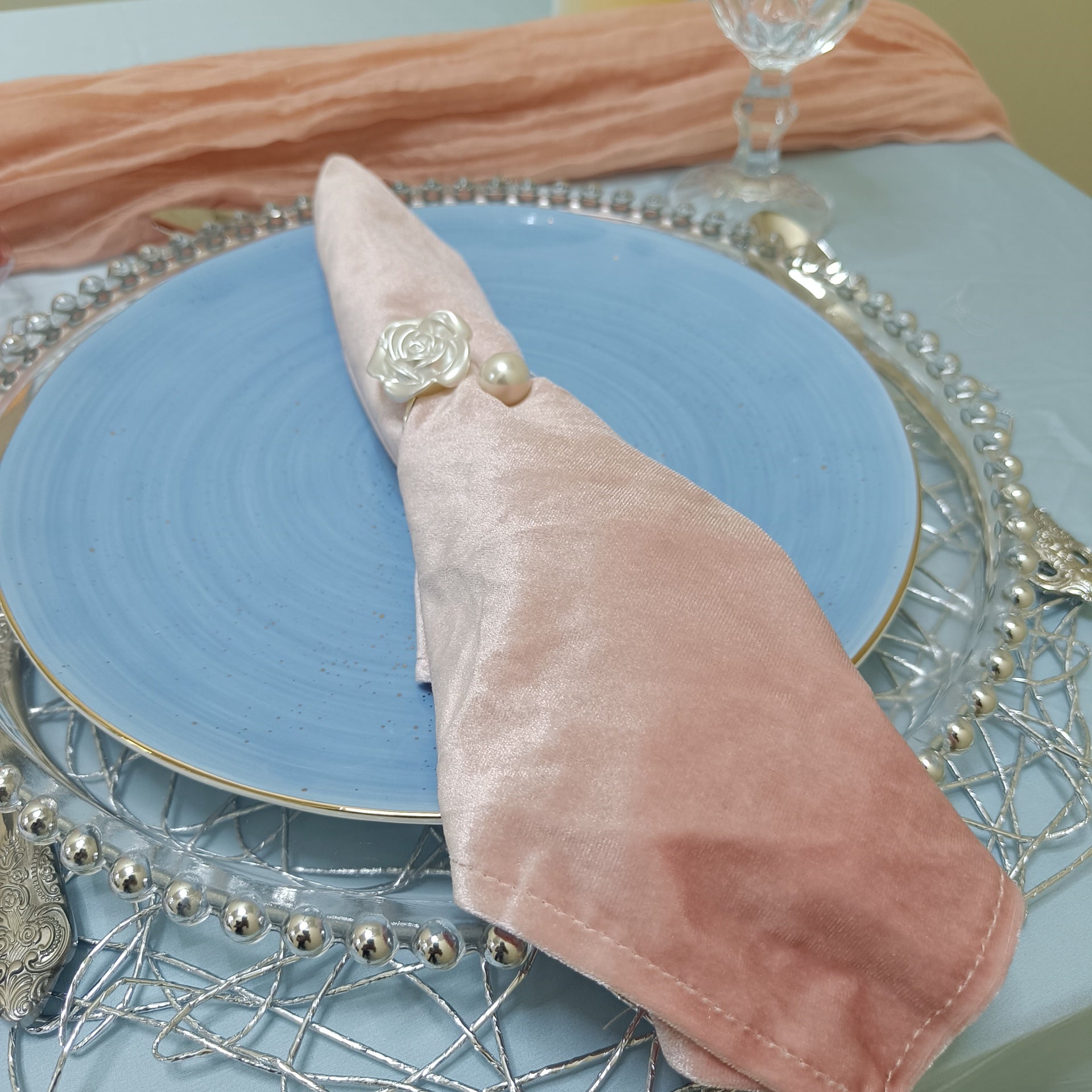 Pink Napkin (rent) N-0033