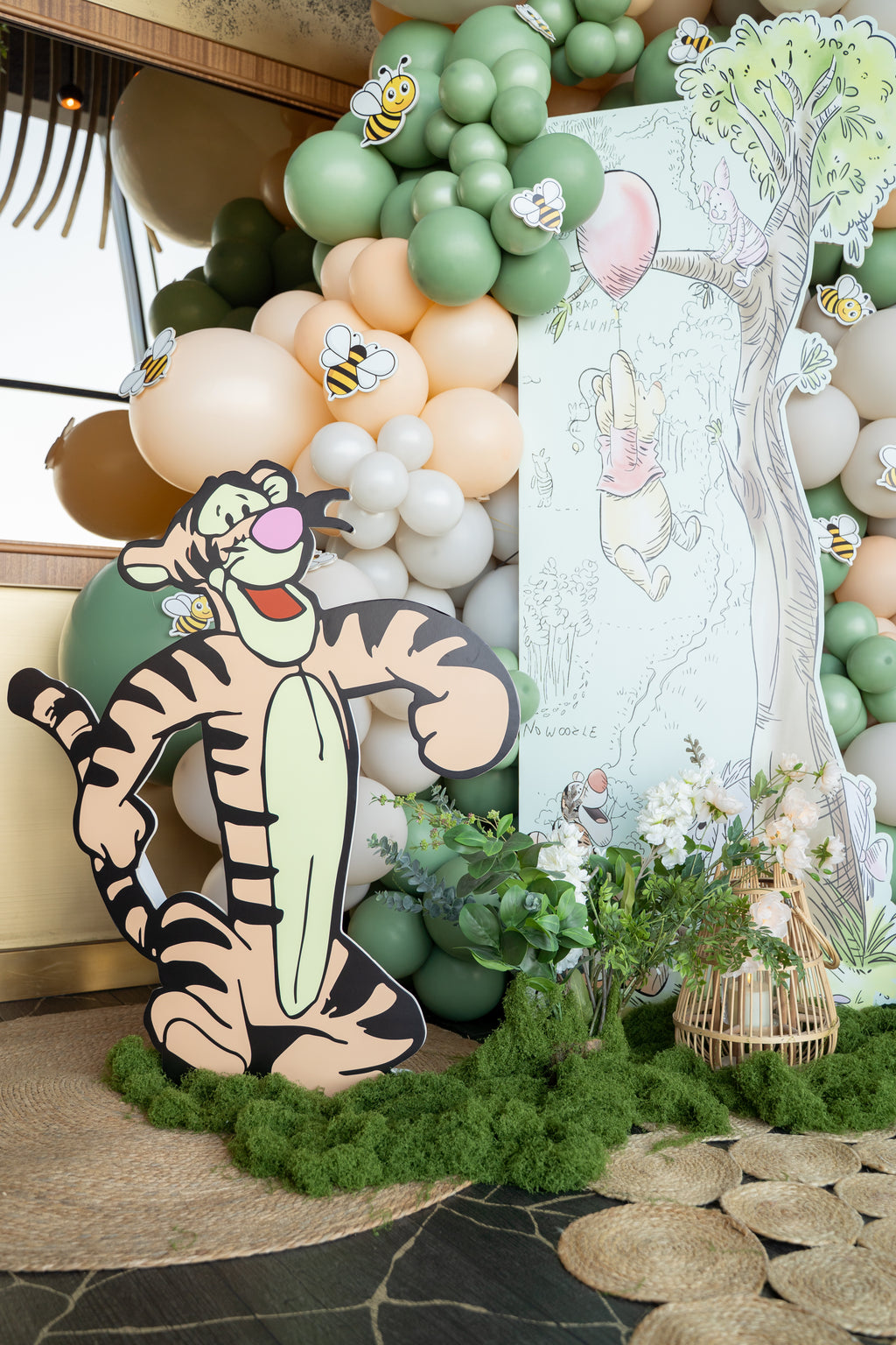 Photo zone "Winnie the Pooh and bees" (rent)