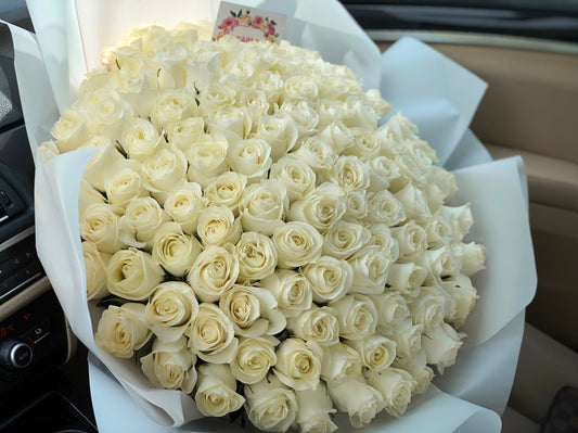 131 White roses bouquet