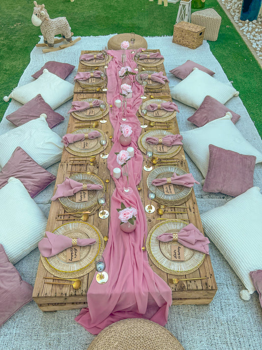 Setup pink for 10 people (Decor rent)