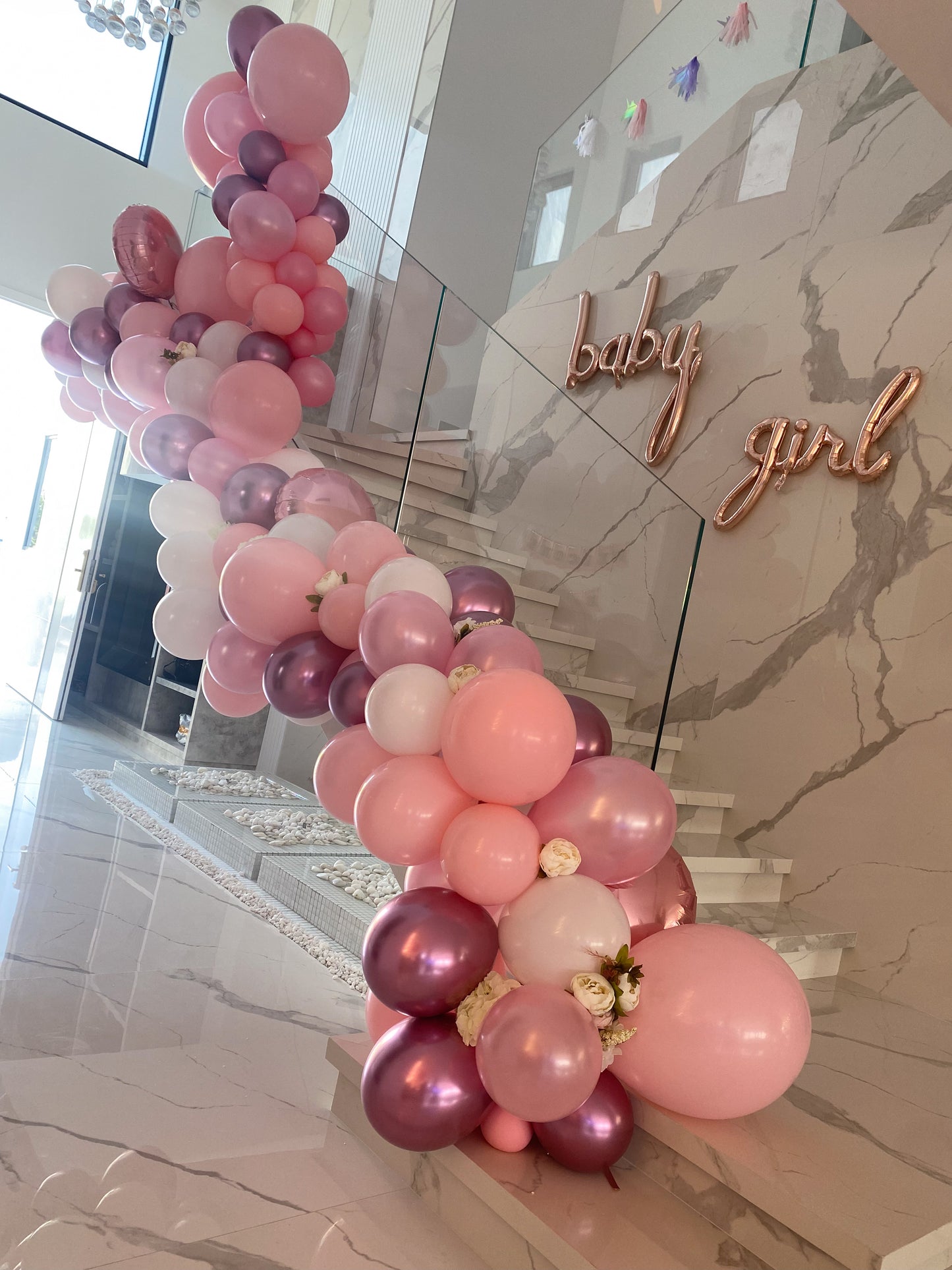 Stairs decoration from balloons