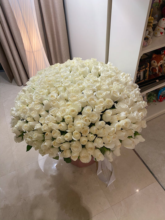 Woman’s bouquet 331 White roses