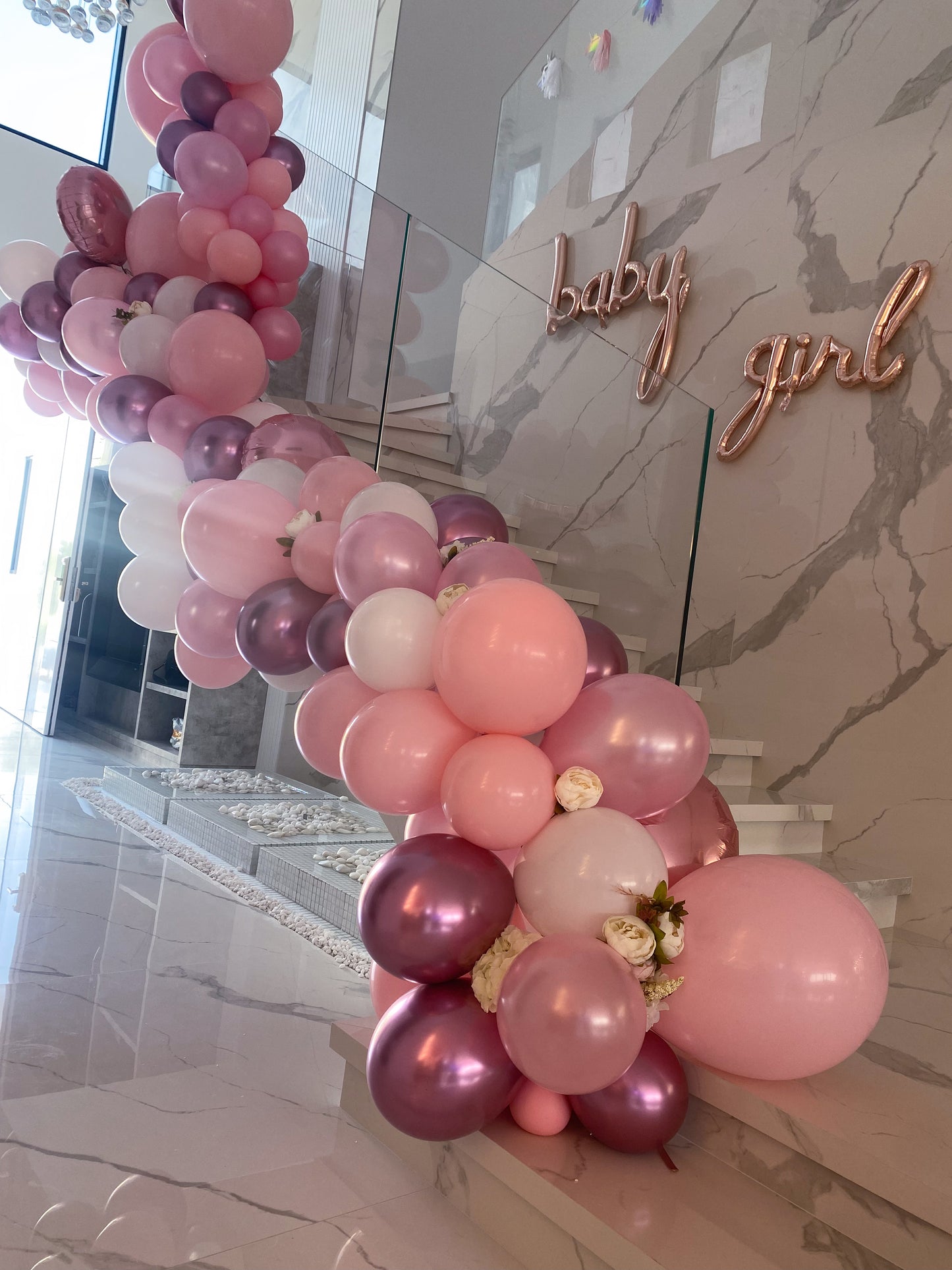 Stairs decoration from balloons