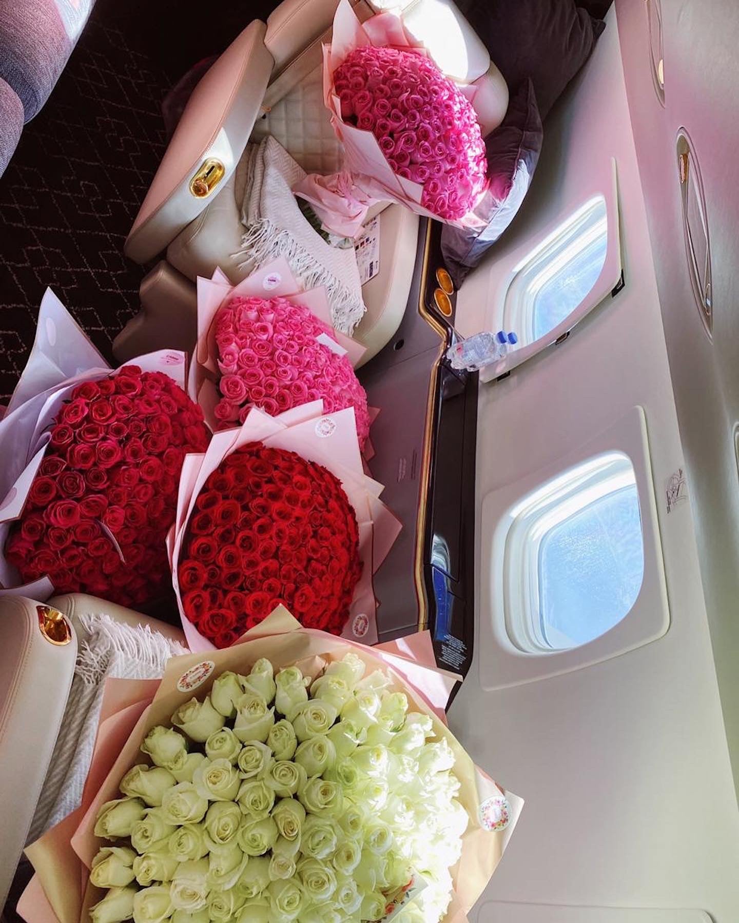 FLOWERS BOUQUETS “5 PCS - EACH 121 ROSES”