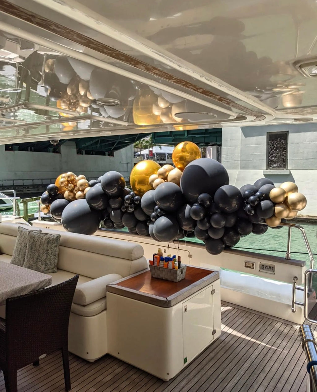 Black&Gold yacht 🛥️(Any color is possible)
