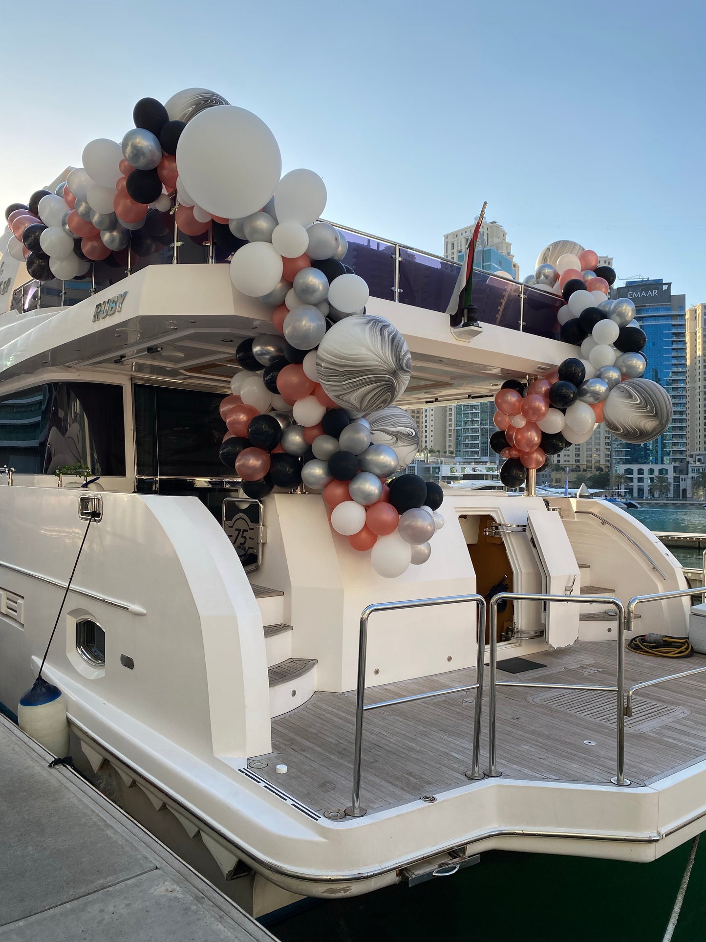 Mixed color yacht decoration