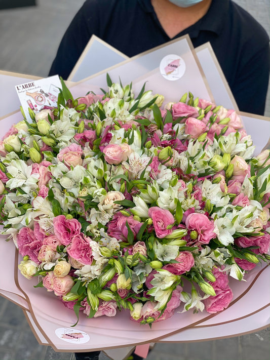 Alstroemerias mix with eustoma💐