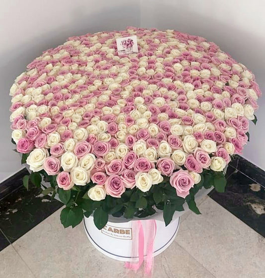 White and pink big box arrangement(501pcs)