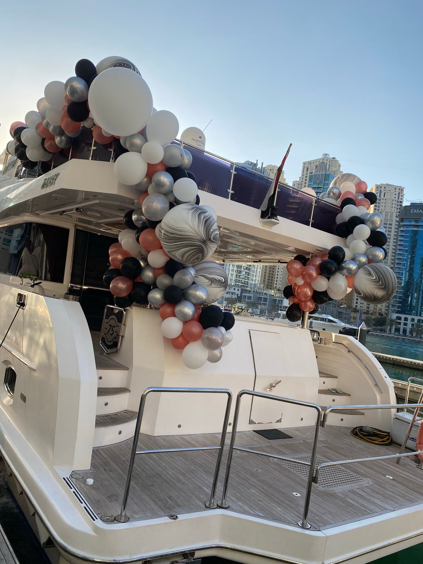 Mixed color yacht decoration