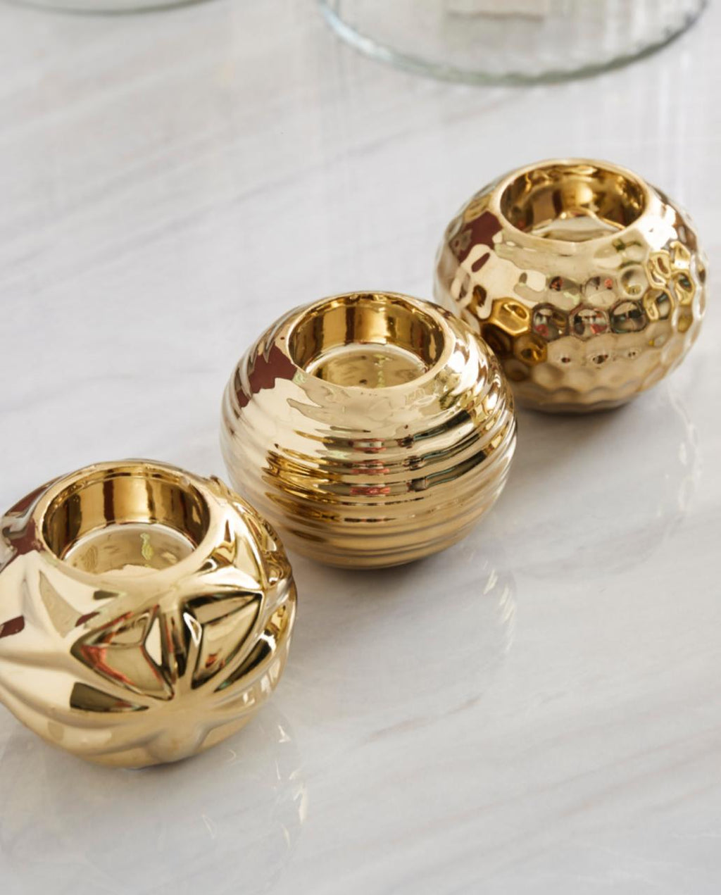 Golden small tea candle holder (rent)