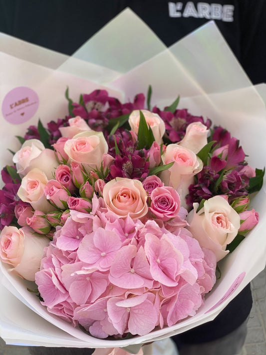 Mix flowers bouquet with alstroemerias